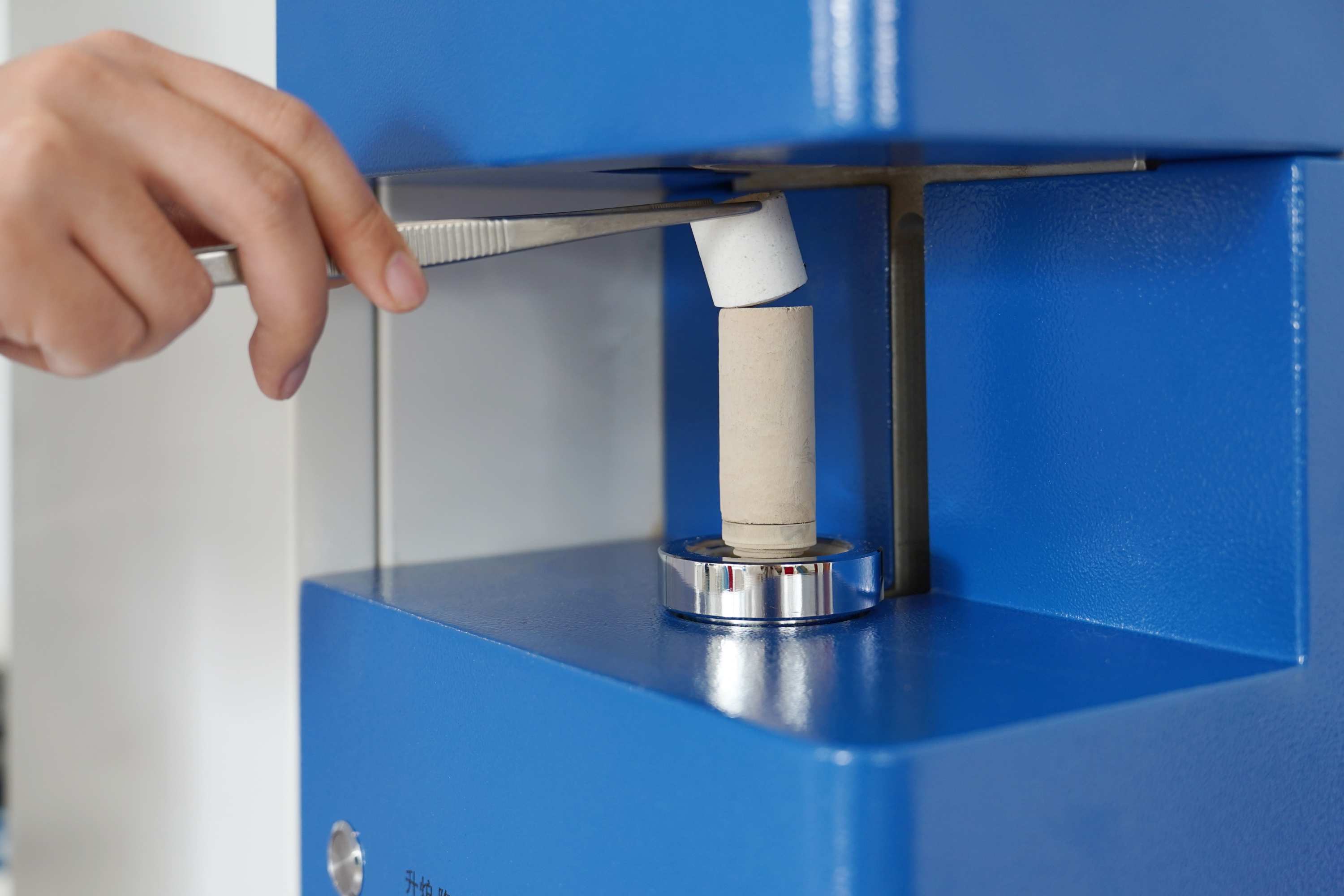 آنالایزر کربن و گوگرد CS 8820S برای چدن